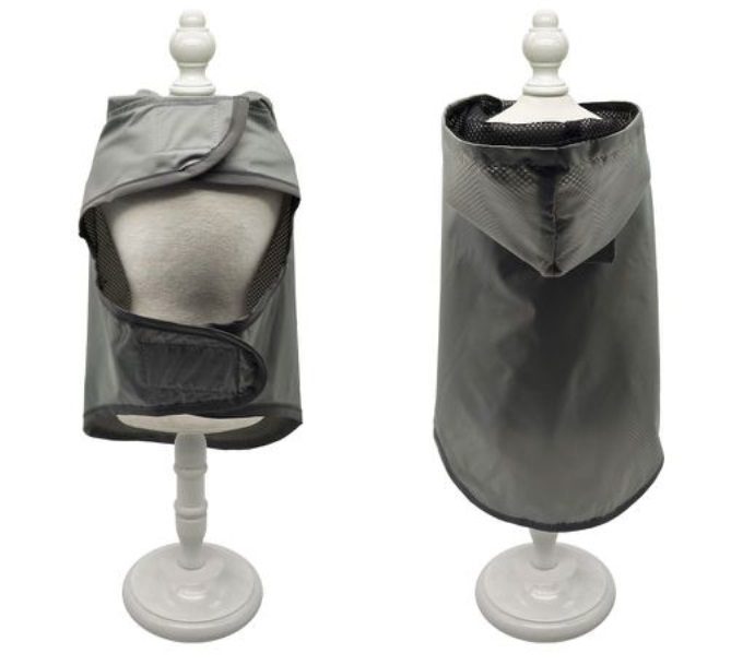 Impermeable-para-perro-gris-con-gorro.jpg Impermeable para Perro Gris con Gorro es la opcion para disfrutar con facilida de la lluvi, la chaqueta impermeable para perro está hecha de tela de alta densidad de alta calidad con superior impermeable y resistente al viento, mientras que el forro de malla garantiza una experiencia de uso súper transpirable, diseño holgado, ofrece a los perros la máxima comodidad.