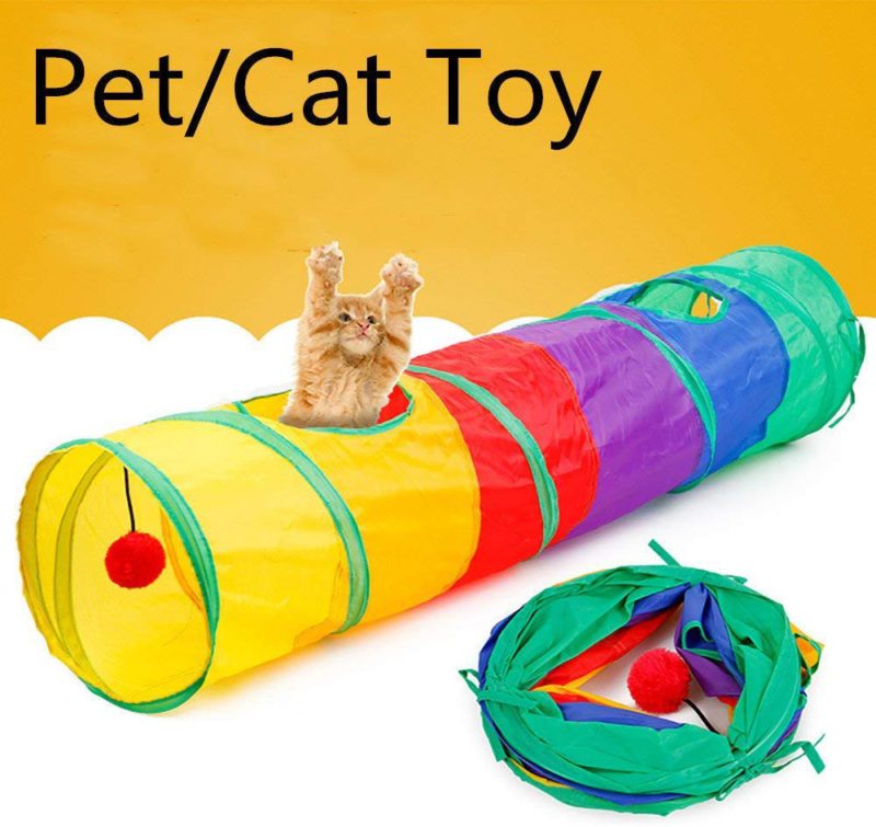 Tunel-gatos.jpg Túnel Gatos Arcoiris es el accesorio perfecto para transformar el espacio de juego de tu felino en un paraíso de diversión y aventura. Este túnel no solo ofrece un lugar emocionante para que tu gato se esconda y juegue, sino que también añade un toque vibrante y alegre a tu hogar con sus colores de arcoiris. Diseñado con materiales duraderos y una estructura versátil, el Túnel Gatos Arcoiris es ideal para mantener a tu gato activo, estimulado y entretenido durante horas.