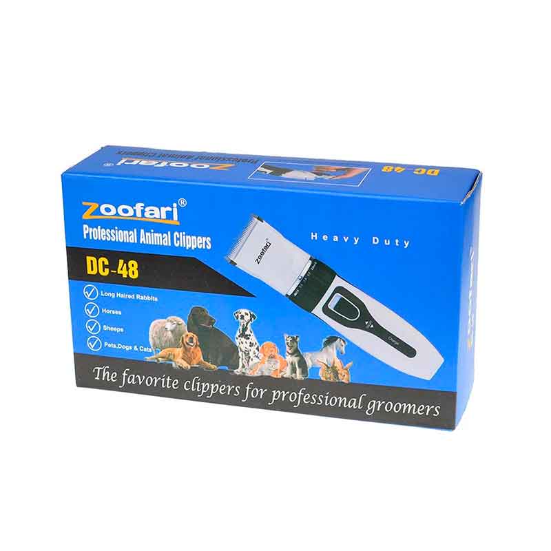 maquina-de-cortar-pelo-para-perro Experimenta la innovación en el cuidado de mascotas con nuestra máquina para cortar pelo de perro. La Pila de Litio recargable ofrece hasta 5 horas de funcionamiento, mientras que el motor rotatorio de alta velocidad garantiza un grooming cómodo y eficaz. Las cuchillas de acero removibles y ajustables, junto con la batería extra, permiten un corte preciso sin interrupciones. Su diseño ergonómico, bajo peso y silenciosidad hacen que sea una elección excepcional. ¡Apta para conejos, caballos, ovejas y todas tus mascotas!