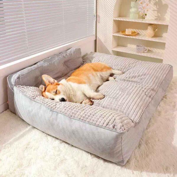 Cama Perro Grande Estilo Sofá L esta pensada para brindar a tu querido amigo de cuatro patas el lujo y la comodidad que se merece. Diseñada para satisfacer las necesidades de descanso de perros de gran tamaño, esta cama combina funcionalidad, durabilidad y estilo en un paquete excepcional.