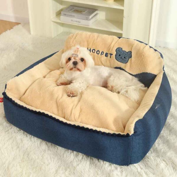 Nuestra Cama para Mascotas de Piel Cotelé en Tamaño L es el lugar perfecto para que tu mascota se relaje y descanse cómodamente.